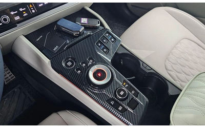 Kia Sportage - автомобили, коли, обяви за нови и употребявани 7