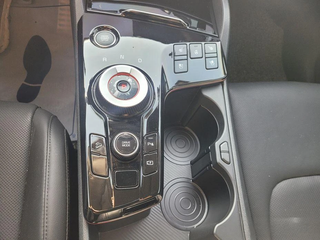 Kia Sportage - автомобили, коли, обяви за нови и употребявани 8