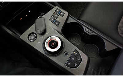 Kia Sportage Gasoline 1.6 Turbo 2WD Signature X Line - автомобили, коли, обяви за нови и употребявани 8