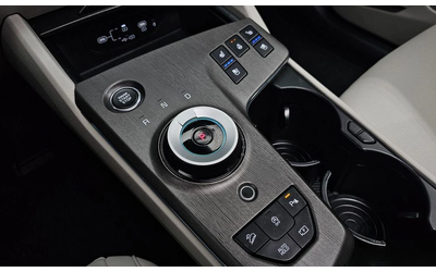 Kia Sportage Gasoline 1.6 Turbo 2WD Signature - автомобили, коли, обяви за нови и употребявани 8