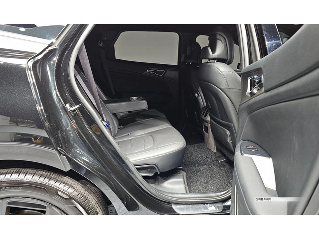 Kia Sportage Gasoline 1.6 Turbo 2WD Signature X Line - автомобили, коли, обяви за нови и употребявани 11