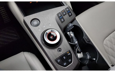 Kia Sportage Gasoline 1.6 Turbo 2WD Signature X Line - автомобили, коли, обяви за нови и употребявани 8