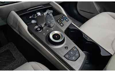 Kia Sportage Gasoline 1.6 Turbo 2WD Signature - автомобили, коли, обяви за нови и употребявани 8