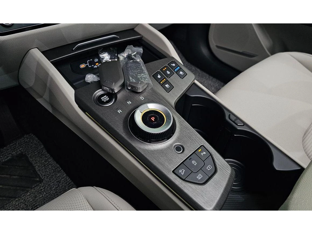 Kia Sportage Gasoline 1.6 Turbo 2WD Signature - автомобили, коли, обяви за нови и употребявани 8