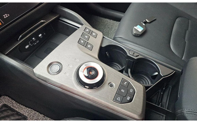 Kia Sportage Gasoline 1.6 Turbo 2WD Signature - автомобили, коли, обяви за нови и употребявани 8