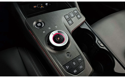 Kia Sportage Gasoline 1.6 Turbo 2WD Signature X Line - автомобили, коли, обяви за нови и употребявани 8