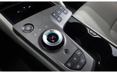 Kia Sportage Gasoline 1.6 Turbo 2WD Signature - автомобили, коли, обяви за нови и употребявани 8