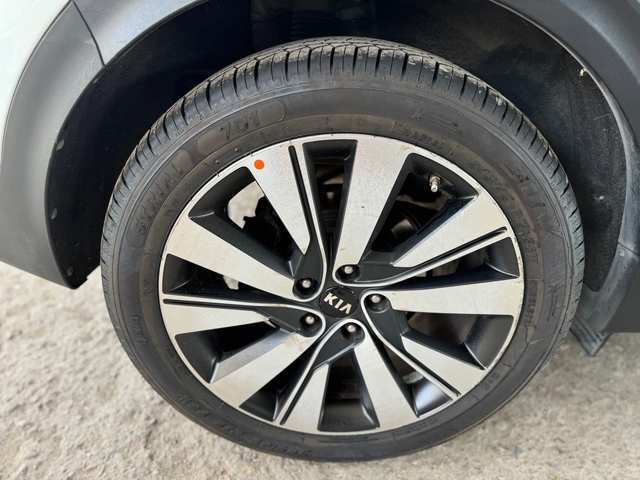 Kia Sportage 1.7CRDI-AUTO-NAVI - автомобили, коли, обяви за нови и употребявани 4