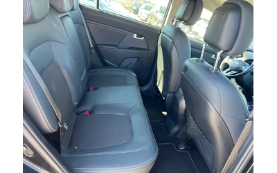 Kia Sportage 2.0 CRDI 4X4 - автомобили, коли, обяви за нови и употребявани 13