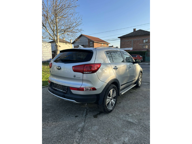 Kia Sportage - автомобили, коли, обяви за нови и употребявани 3