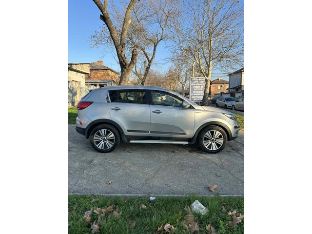 Kia Sportage - автомобили, коли, обяви за нови и употребявани 4