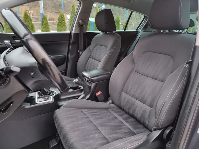 Kia Sportage 1.7 Faceleft//Euro-6B - автомобили, коли, обяви за нови и употребявани 10