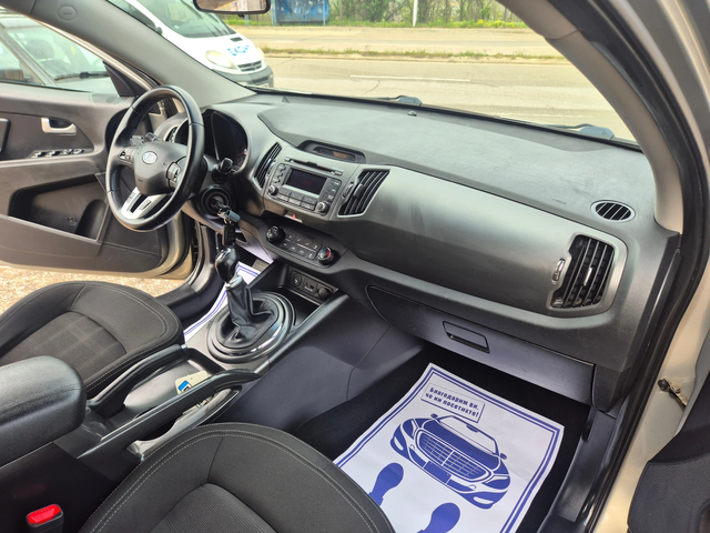 Kia Sportage 2.0 CRDI, 4x4 - автомобили, коли, обяви за нови и употребявани 10