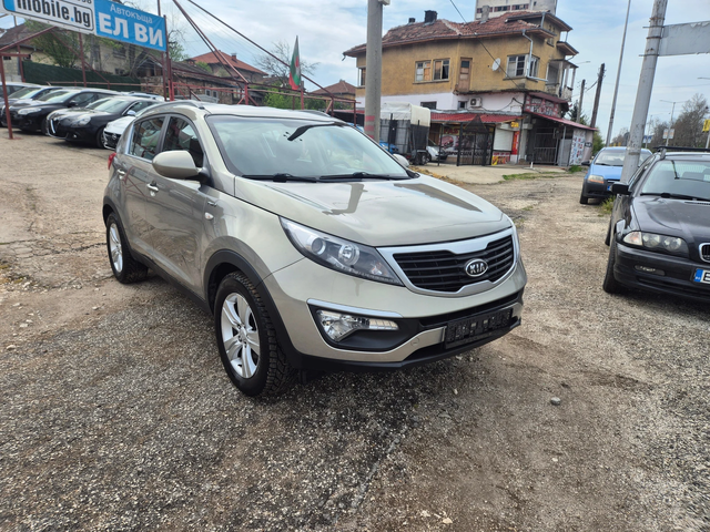 Kia Sportage 2.0 CRDI, 4x4 - автомобили, коли, обяви за нови и употребявани 2