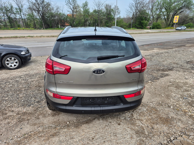Kia Sportage 2.0 CRDI, 4x4 - автомобили, коли, обяви за нови и употребявани 4