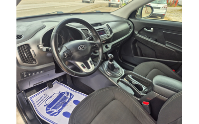 Kia Sportage 2.0 CRDI, 4x4 - автомобили, коли, обяви за нови и употребявани 8