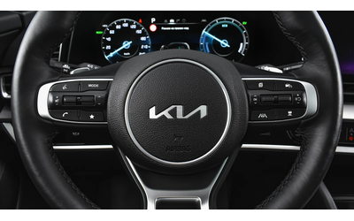 Kia Sportage 1.6 T-GDi Plug-in Hybrid Executive 4x4 Automatic - автомобили, коли, обяви за нови и употребявани 8