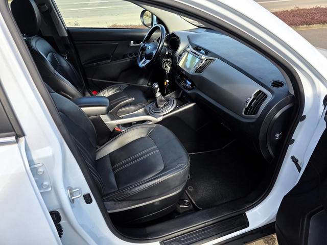 Kia Sportage 2.0crdi/AWD/Feel Rebel* - автомобили, коли, обяви за нови и употребявани 10