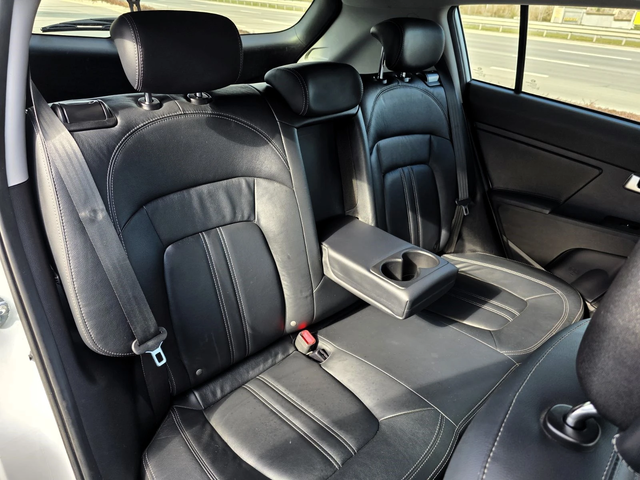 Kia Sportage 2.0crdi/AWD/Feel Rebel* - автомобили, коли, обяви за нови и употребявани 12