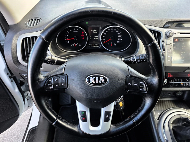 Kia Sportage 2.0crdi/AWD/Feel Rebel* - автомобили, коли, обяви за нови и употребявани 7