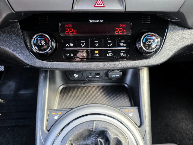 Kia Sportage 2.0crdi/AWD/Feel Rebel* - автомобили, коли, обяви за нови и употребявани 9