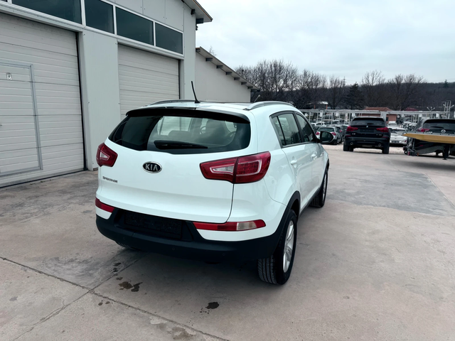 Kia Sportage 2.0i 163k.c* Led* BRC* Panorama* - автомобили, коли, обяви за нови и употребявани 13