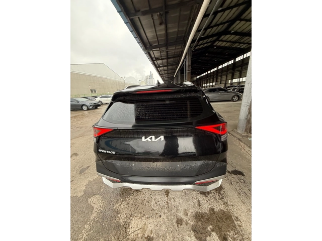 Kia Sportage 2.0 CRDI- OЧАКВАН ВНОС - автомобили, коли, обяви за нови и употребявани 4