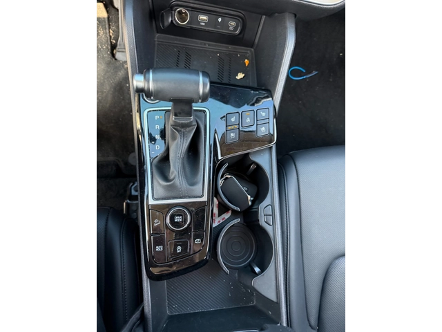 Kia Sportage 2.0 CRDI - ОЧАКВАН ВНОС - автомобили, коли, обяви за нови и употребявани 4