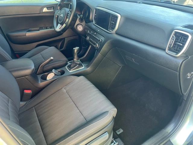 Kia Sportage 1.6crdi 56000km - автомобили, коли, обяви за нови и употребявани 11