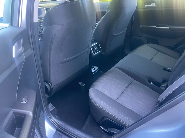 Kia Sportage 1.6crdi 56000km - автомобили, коли, обяви за нови и употребявани 9