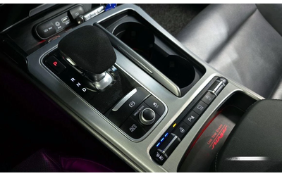 Kia Stinger 2.0 Turbo 2WD * НАЙ-ДОБРА ЦЕНА В БЪЛГАРИЯ* - автомобили, коли, обяви за нови и употребявани 8