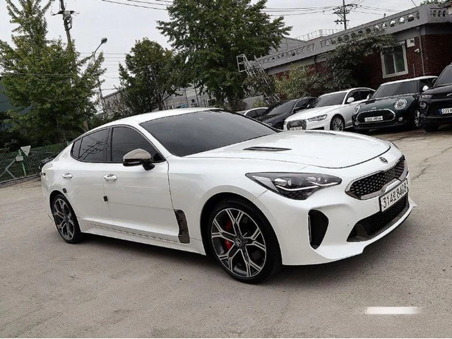 Kia Stinger 2.0 Turbo 2WD * НАЙ-ДОБРА ЦЕНА В БЪЛГАРИЯ* - автомобили, коли, обяви за нови и употребявани 2