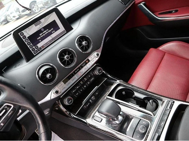 Kia Stinger 2.0 Turbo 2WD * НАЙ-ДОБРА ЦЕНА В БЪЛГАРИЯ* - автомобили, коли, обяви за нови и употребявани 9