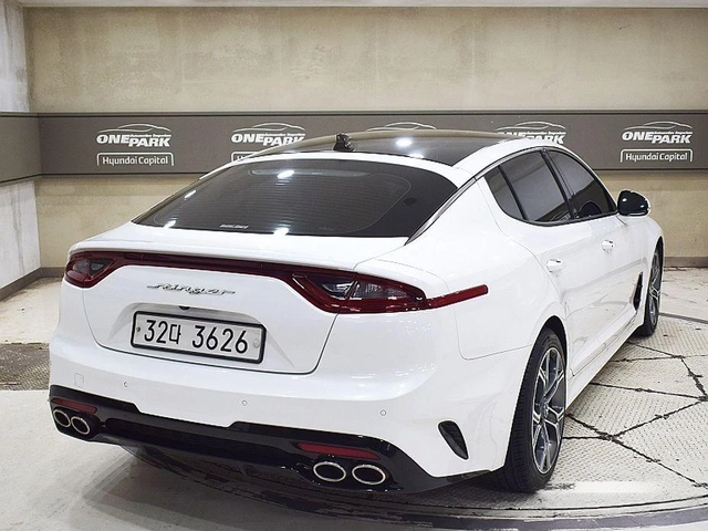 Kia Stinger 2.0 Turbo 2WD * НАЙ-ДОБРА ЦЕНА В БЪЛГАРИЯ* - автомобили, коли, обяви за нови и употребявани 2