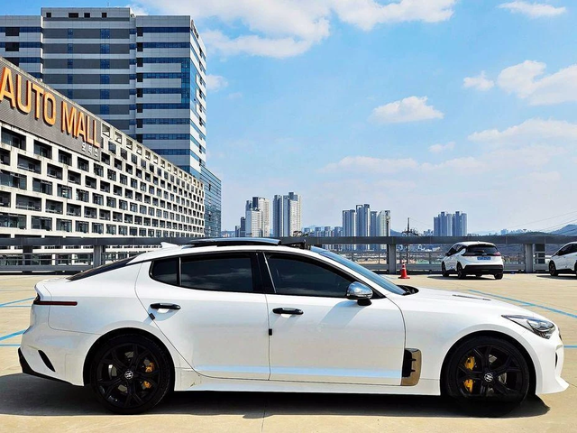 Kia Stinger 2.0 Turbo 2WD * НАЙ-ДОБРА ЦЕНА В БЪЛГАРИЯ* - автомобили, коли, обяви за нови и употребявани 8