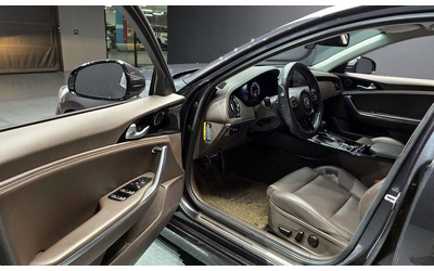 Kia Stinger 2.0 Turbo 2WD * НАЙ-ДОБРА ЦЕНА В БЪЛГАРИЯ* - автомобили, коли, обяви за нови и употребявани 10