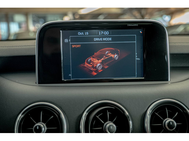 KIA Stinger 3.3 GT/4WD/RCCW/BI-LED/LDWS/DAW/HuD/ - автомобили, коли, обяви за нови и употребявани 13