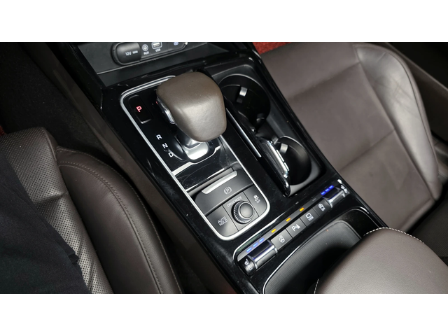 Kia Stinger 2.0T AWD PLATINUM autogeorge.com - автомобили, коли, обяви за нови и употребявани 4