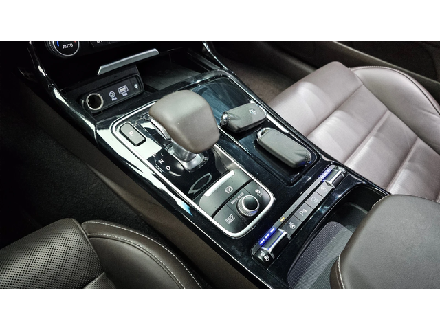 Kia Stinger 2.0T 2WD PLATINUM autogeorge.com - автомобили, коли, обяви за нови и употребявани 7