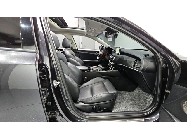 Kia Stinger 2.0T 2WD PLATINUM autogeorge.com - автомобили, коли, обяви за нови и употребявани 10