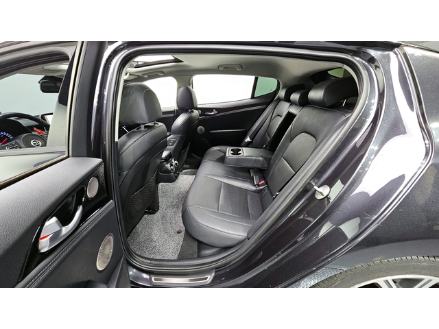 Kia Stinger 2.0T 2WD PLATINUM autogeorge.com - автомобили, коли, обяви за нови и употребявани 9