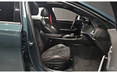 Kia Stinger 3.3GT AWD Acro Edition* HEAD-UP* HARMAN KARDON* 36 - автомобили, коли, обяви за нови и употребявани 7