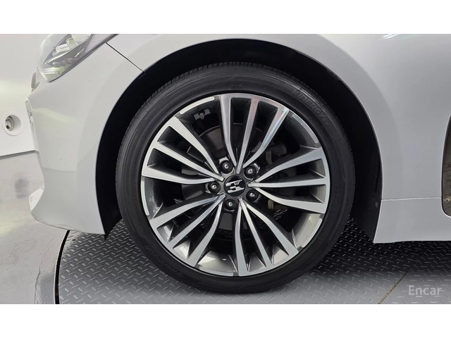 Kia Stinger PLATINUM* ПОДГРЕВ* ОБДУХВАНЕ* КАМЕРА* ШИБИДАХ - автомобили, коли, обяви за нови и употребявани 3