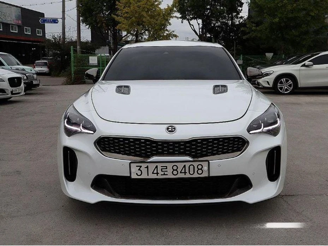 Kia Stinger 2.0 Turbo 2WD * НАЙ-ДОБРА ЦЕНА В БЪЛГАРИЯ* - автомобили, коли, обяви за нови и употребявани 0
