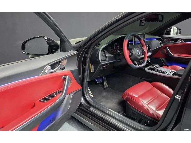 Kia Stinger * 3.3T* AWD* ЧЕРВЕН САЛОН* 360 КАМЕРА* HUD* ОБДУХВ - автомобили, коли, обяви за нови и употребявани 1
