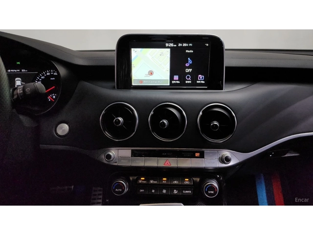 Kia Stinger 3.3 GT TURBO* ОБДУХ* 360* HUD* ПАНО - автомобили, коли, обяви за нови и употребявани 13