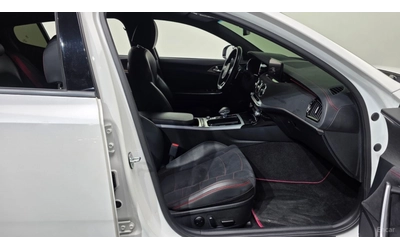 Kia Stinger 3.3 GT Acro Edition* АЛКАНТАРА* HUD* 360 - автомобили, коли, обяви за нови и употребявани 9