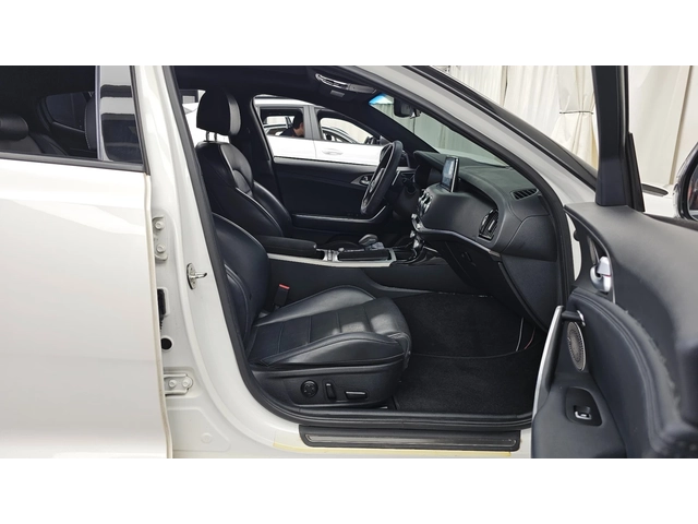 Kia Stinger 3.3 Turbo - автомобили, коли, обяви за нови и употребявани 10
