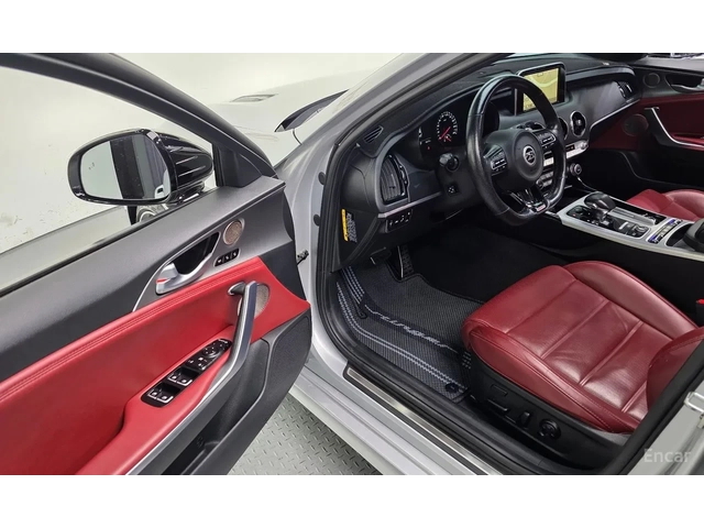 Kia Stinger GT-Line AWD - автомобили, коли, обяви за нови и употребявани 9