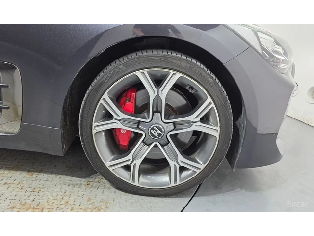 Kia Stinger GT-line - автомобили, коли, обяви за нови и употребявани 13